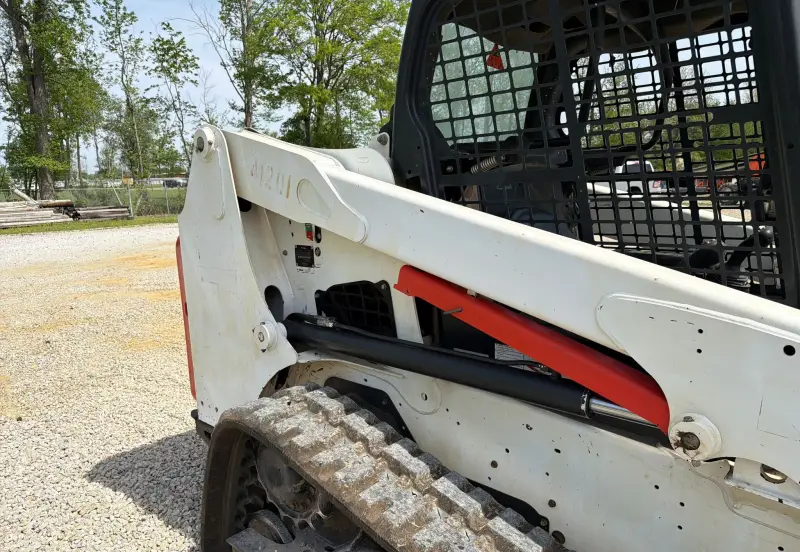 2019 Bobcat T630 photo 35