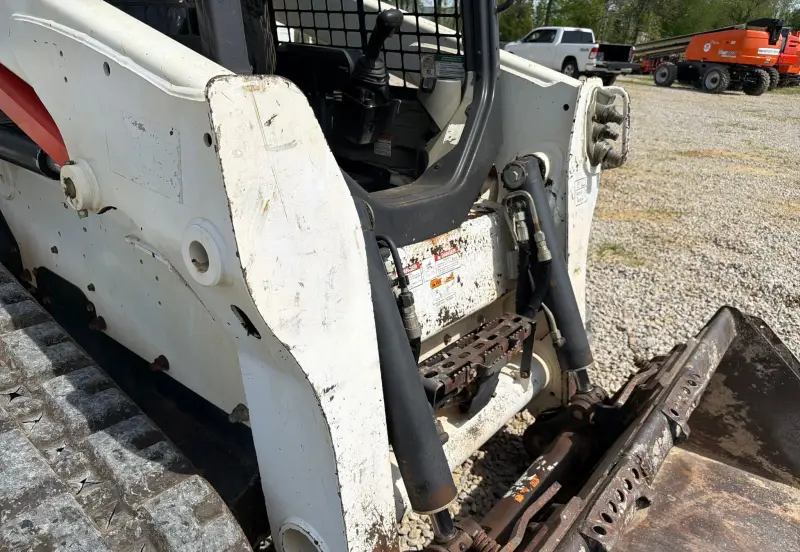 2019 Bobcat T630 photo 26