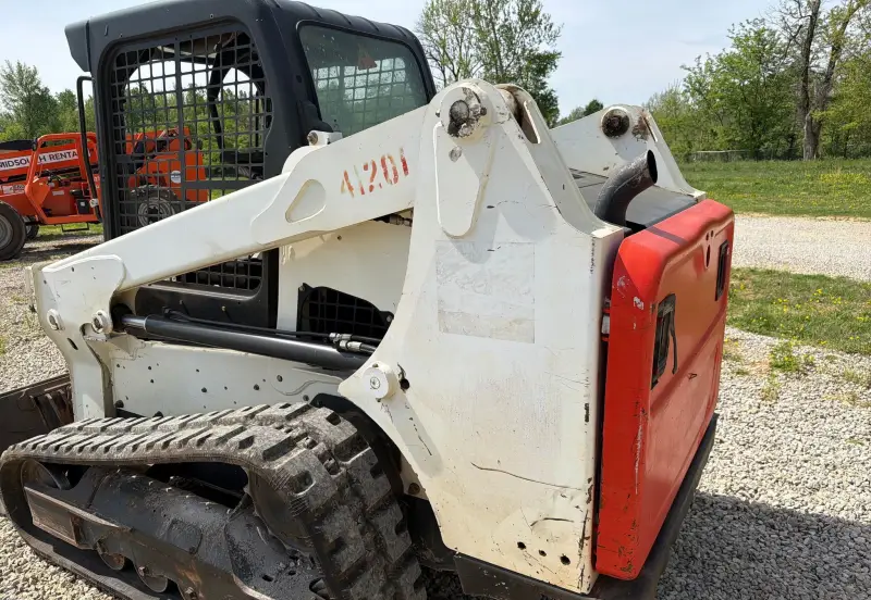 2019 Bobcat T630 photo 9