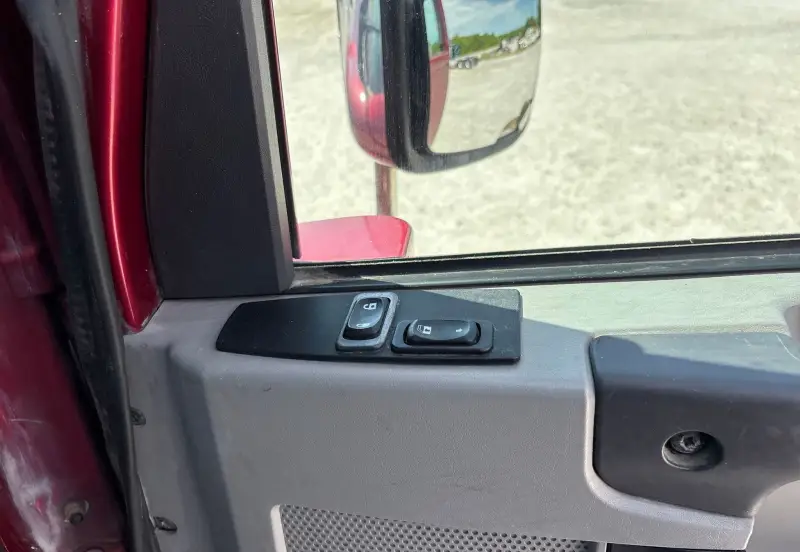 2017 Freightliner Columbia photo 53