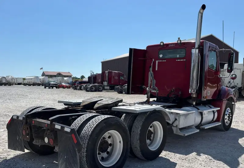 2017 Freightliner Columbia photo 5