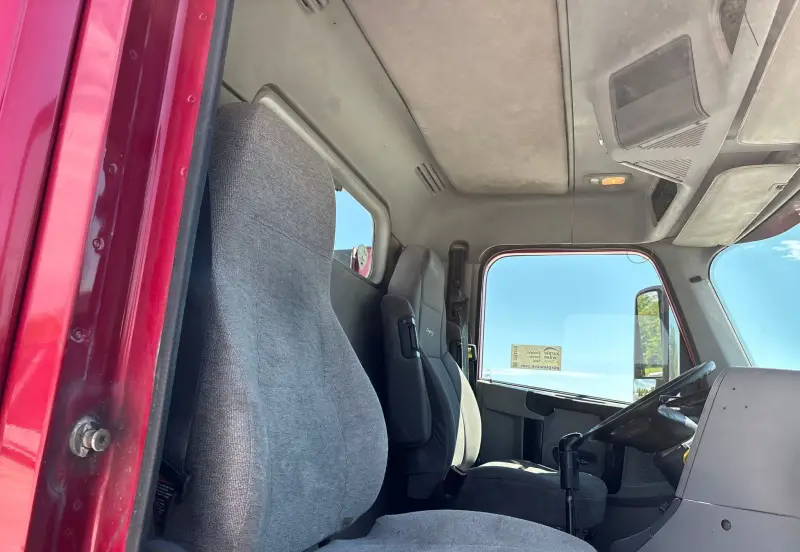 2017 Freightliner Columbia photo 54