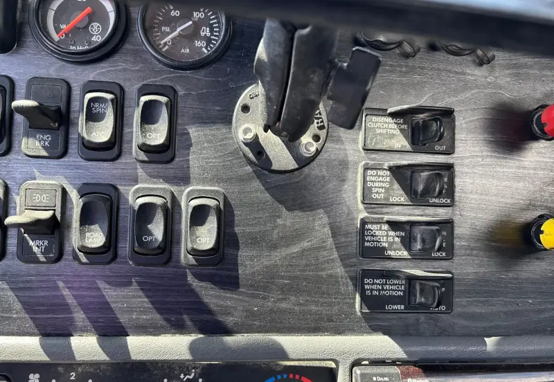 2017 Freightliner Columbia photo 38