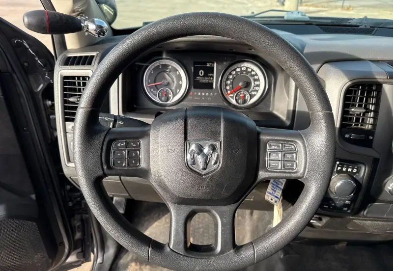 2019 RAM 1500 Classic photo 25
