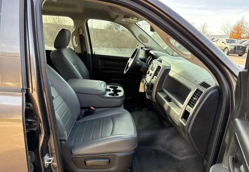 2019 RAM 1500 Classic photo 43