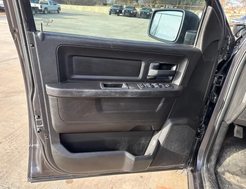 2019 RAM 1500 Classic photo 18