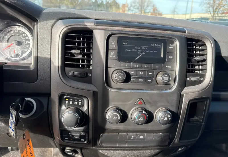 2019 RAM 1500 Classic photo 28