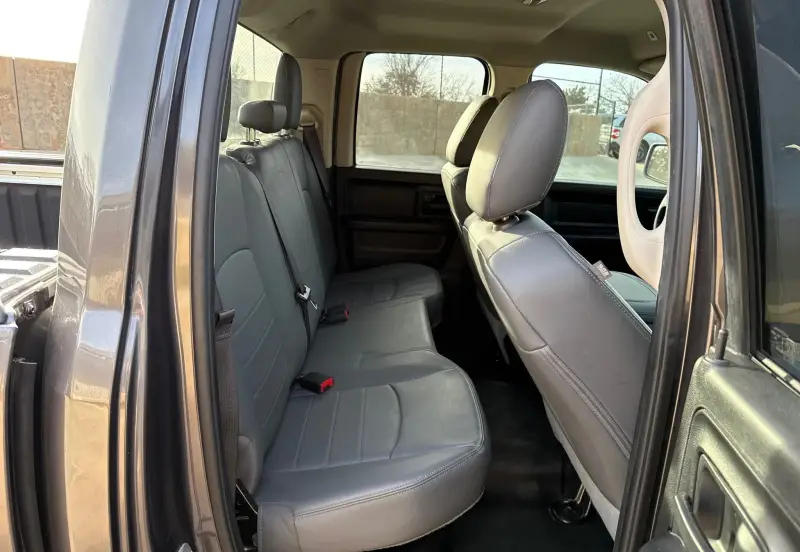 2019 RAM 1500 Classic photo 38