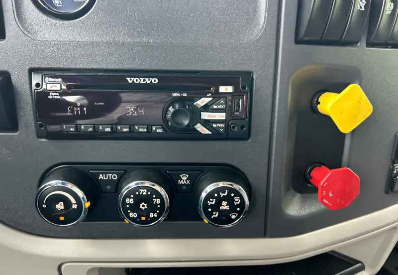 2018 Peterbilt 579 photo 34