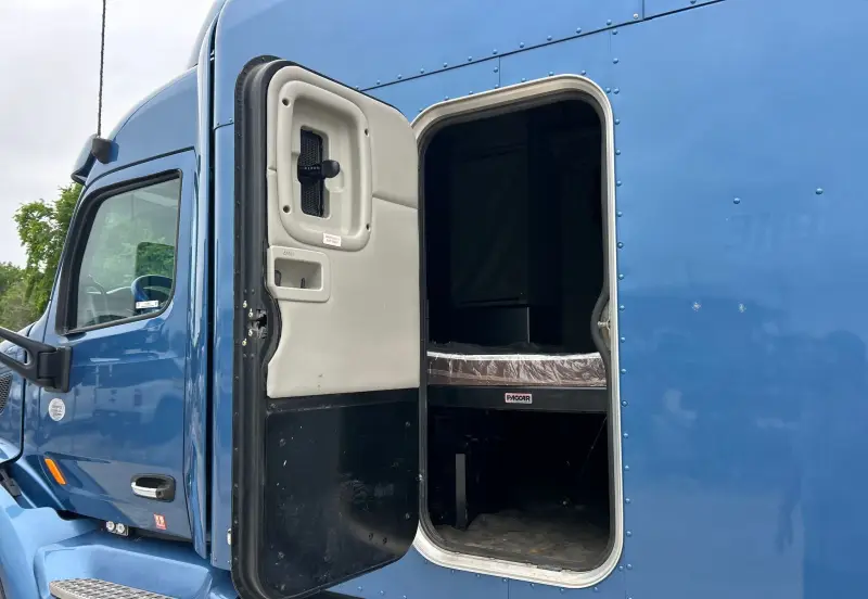 2018 Peterbilt 579 photo 18