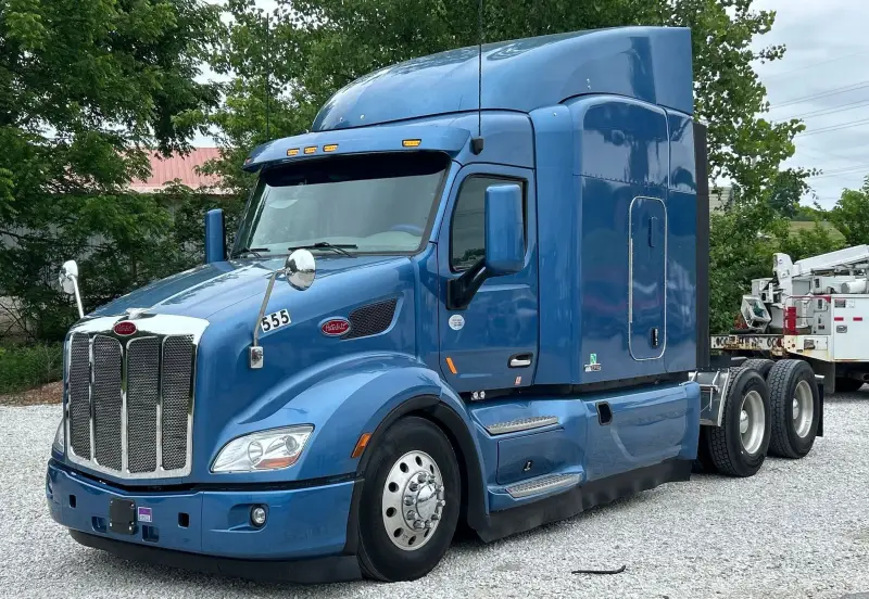 2018 Peterbilt 579 photo 1
