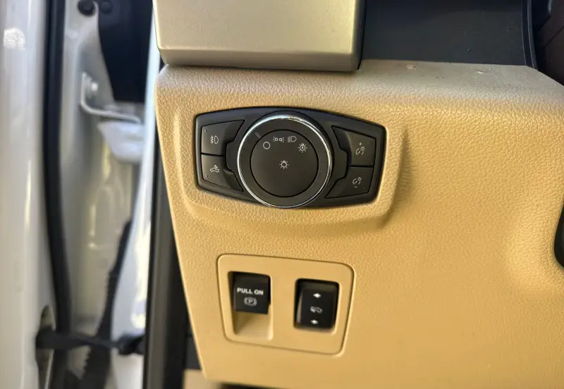 2020 Ford F150 photo 25