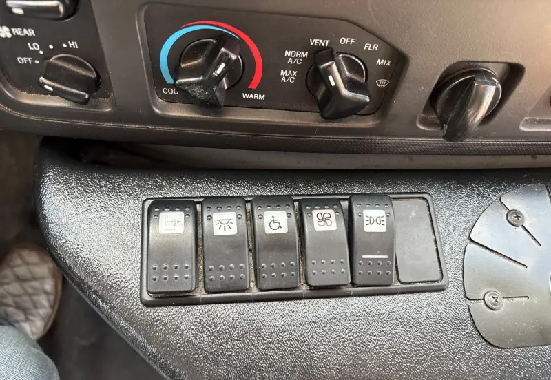 2014 Ford E450 photo 36