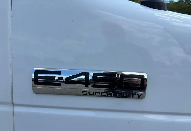2014 Ford E450 photo 18