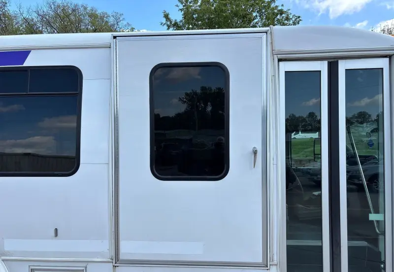 2014 Ford E450 photo 21
