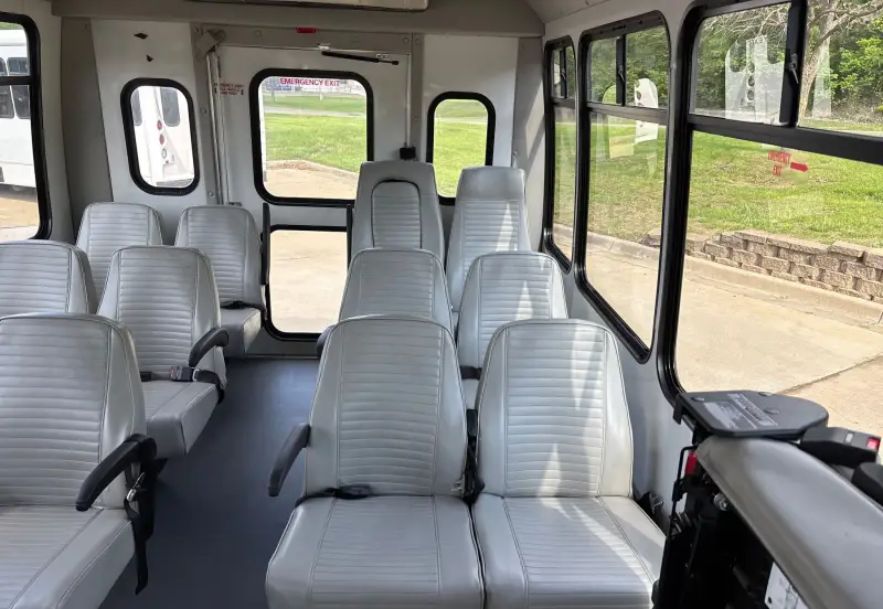 2014 Ford E450 photo 43