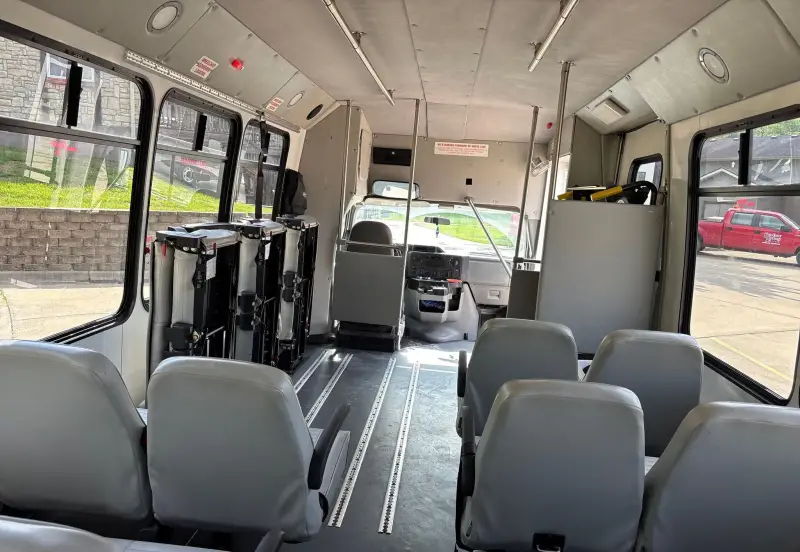 2014 Ford E450 photo 48