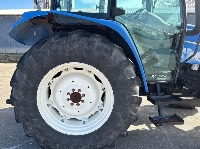 2011 New Holland T5070 photo 45