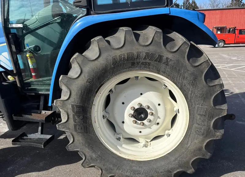 2011 New Holland T5070 photo 47