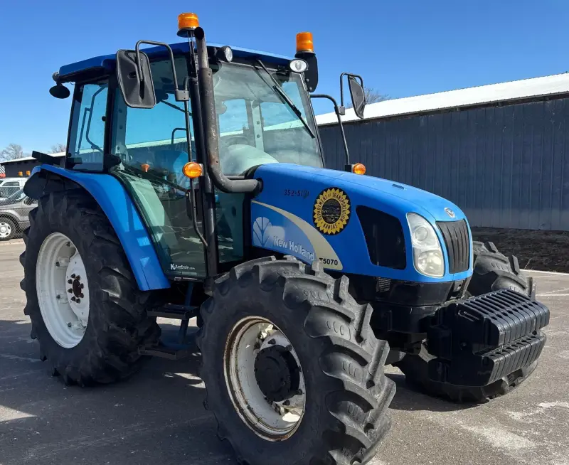 2011 New Holland T5070 photo 3