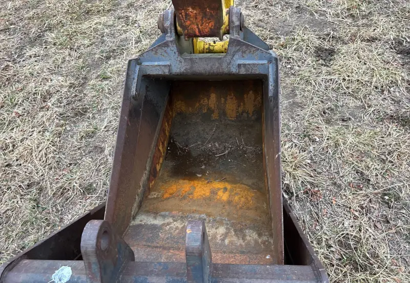 2000 New Holland 675E photo 31