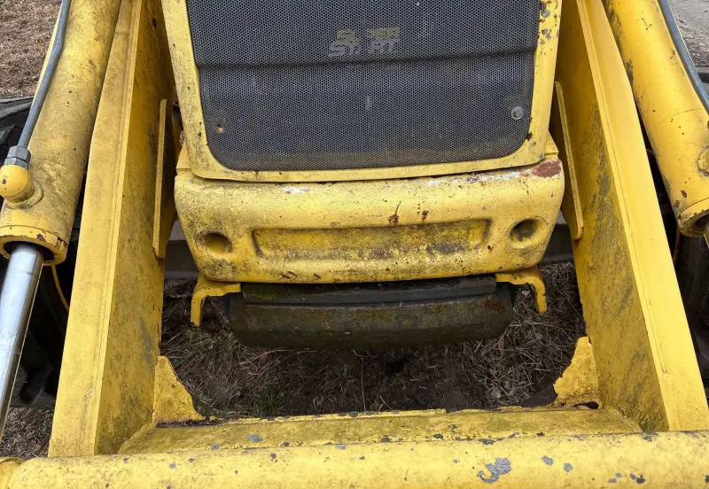 2000 New Holland 675E photo 13