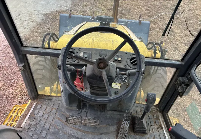 2000 New Holland 675E photo 50