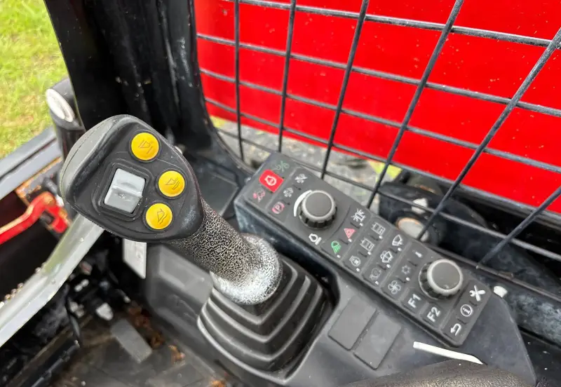 2025 Manitou 2300V photo 19