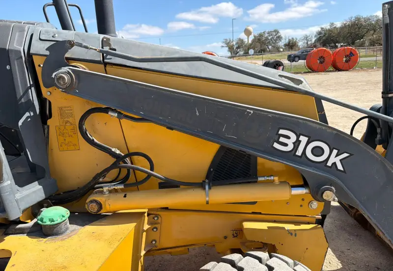 2013 John Deere 310K photo 26