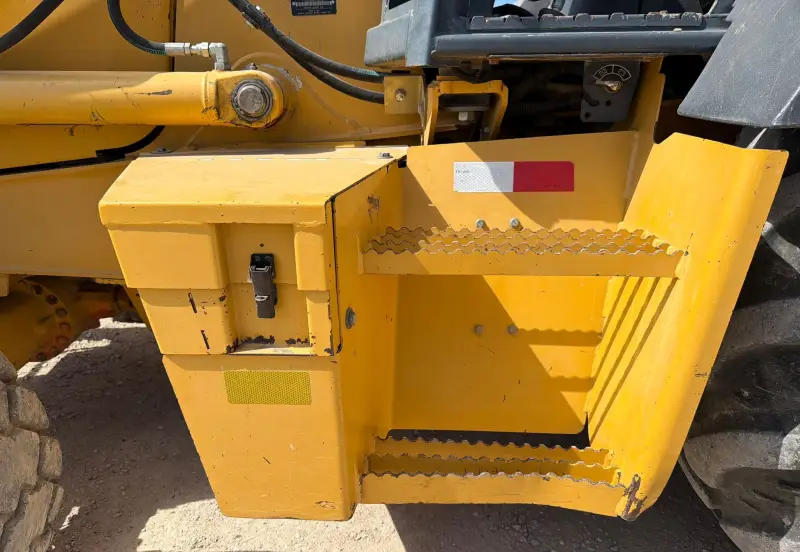 2013 John Deere 310K photo 9