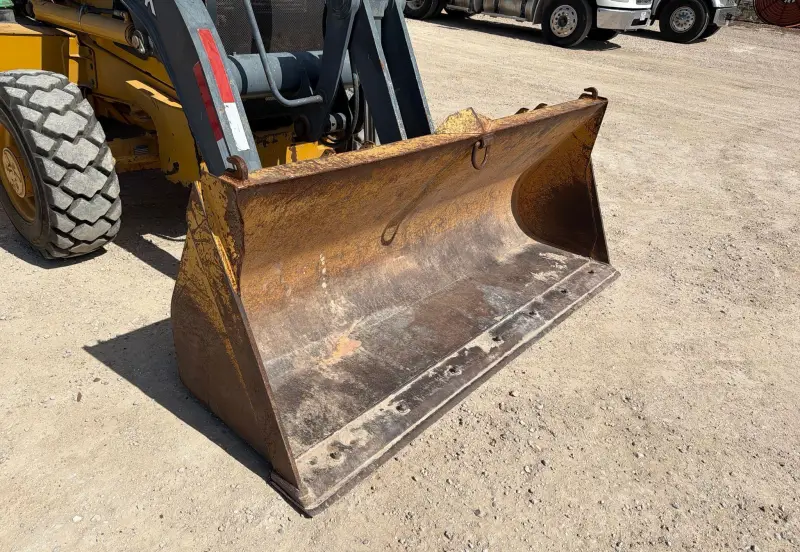 2013 John Deere 310K photo 20
