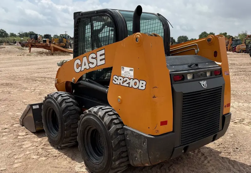 2023 Case SR210B photo 7