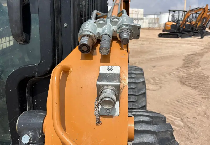 2023 Case SR210B photo 11