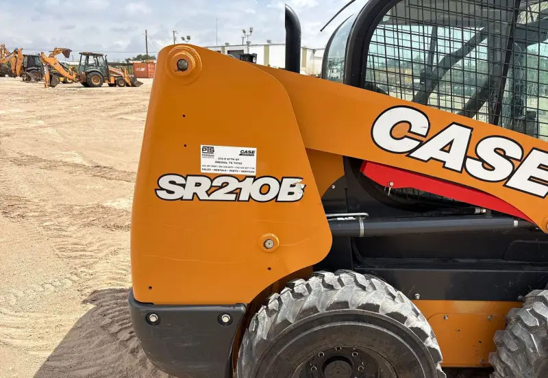 2023 Case SR210B photo 19