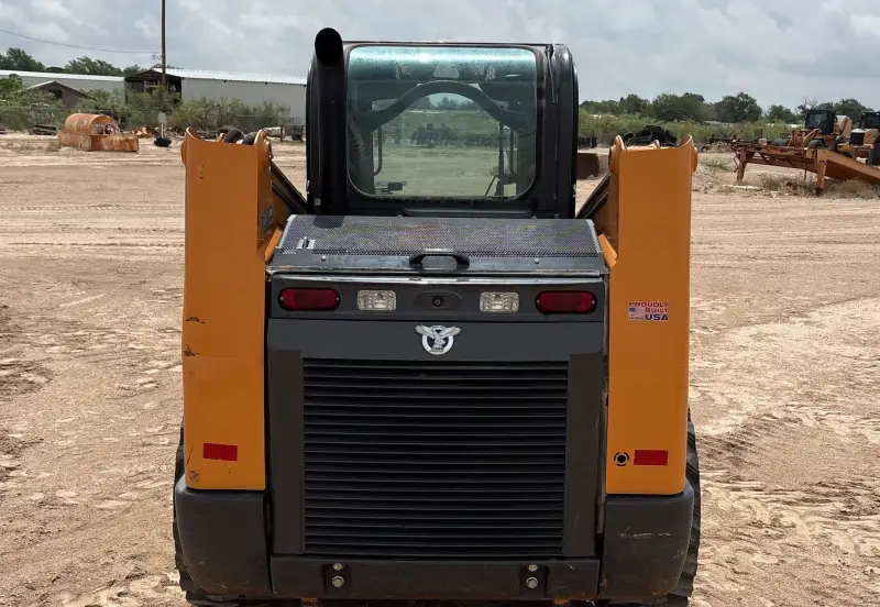 2023 Case SR210B photo 6