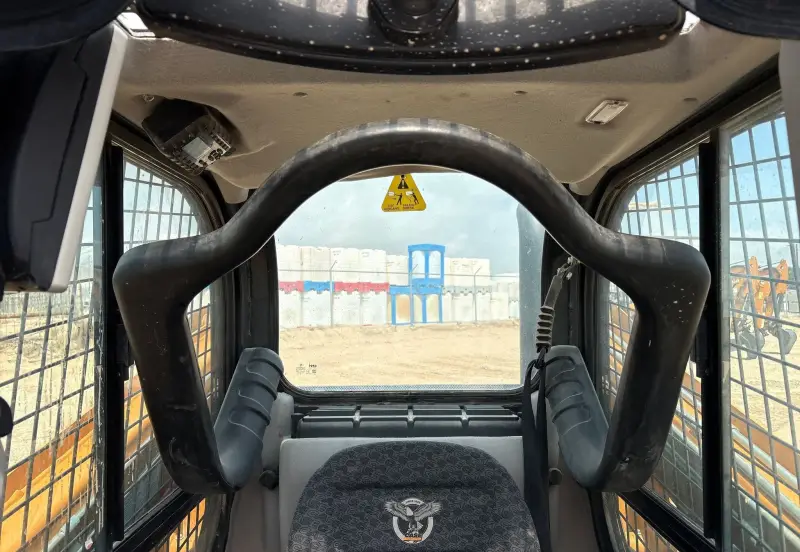 2023 Case SR210B photo 32
