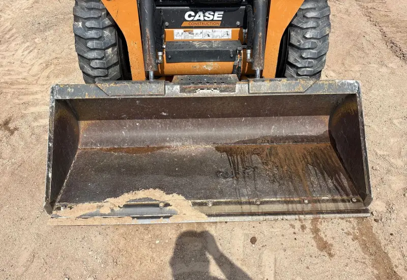 2023 Case SR210B photo 14