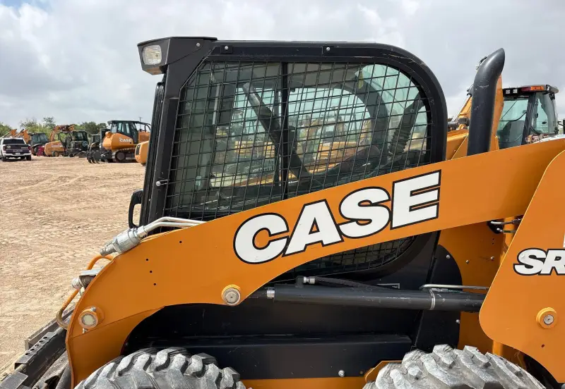 2023 Case SR210B photo 9
