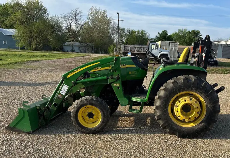 2007 John Deere 4520 photo 8
