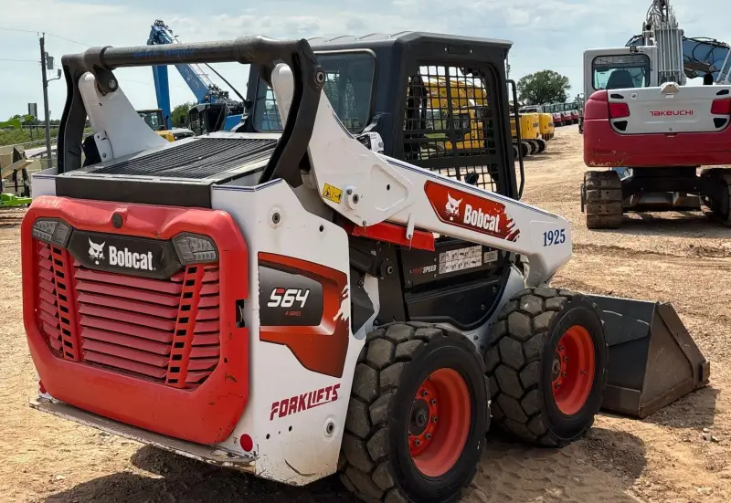 2023 Bobcat S64 photo 5