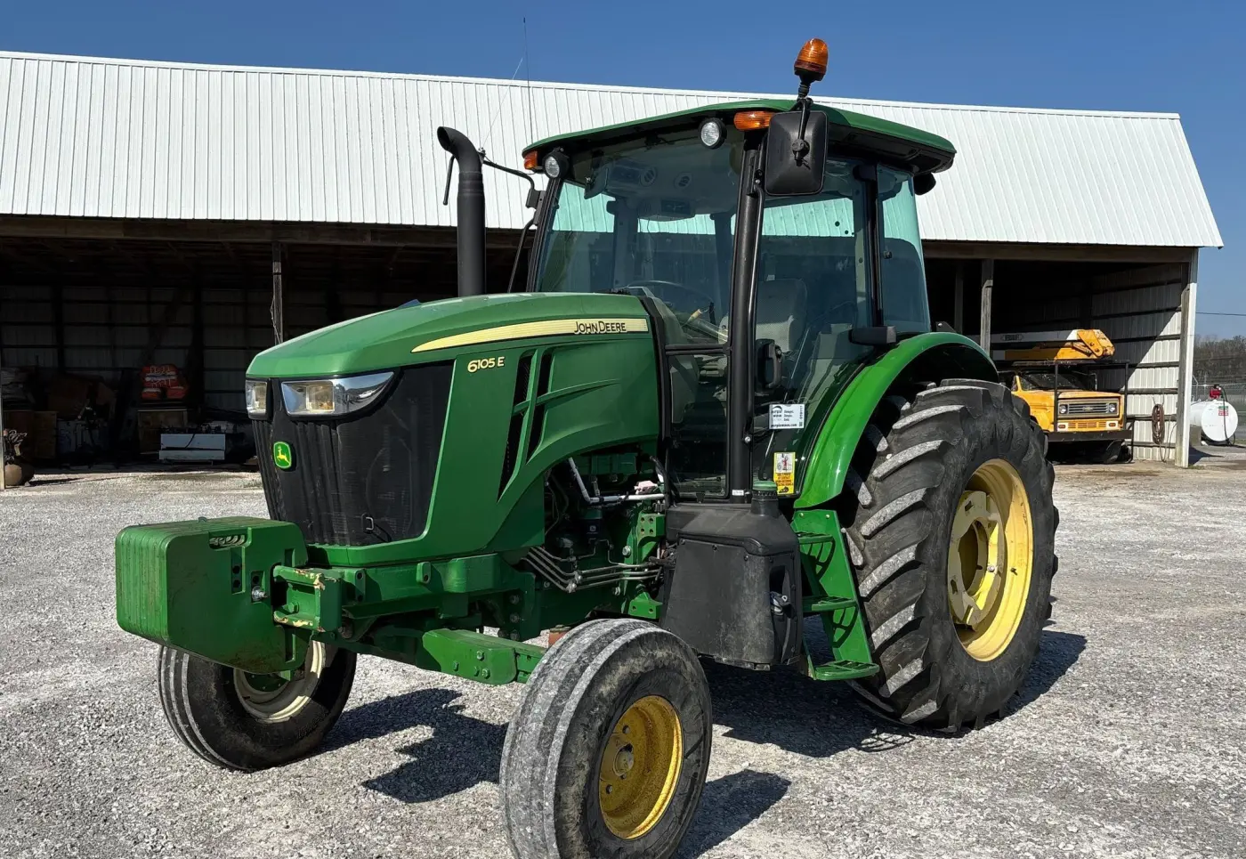 2014 John Deere 6105E