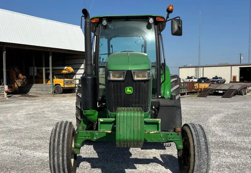 2014 John Deere 6105E photo 2