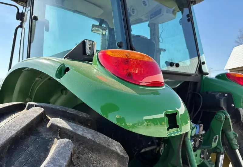 2014 John Deere 6105E photo 22