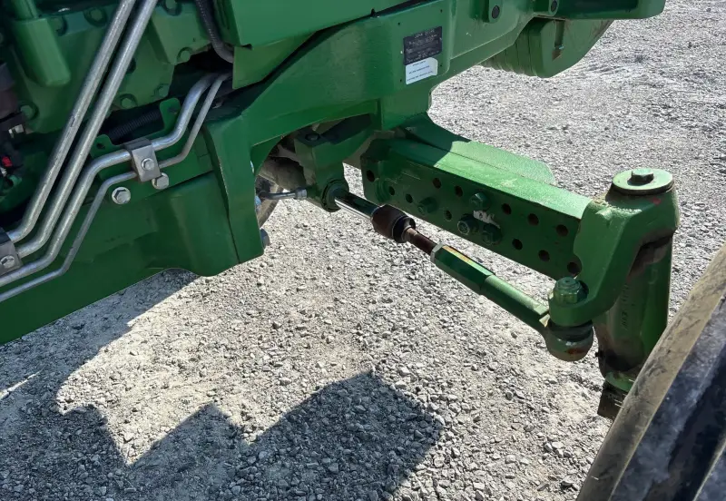 2014 John Deere 6105E photo 15