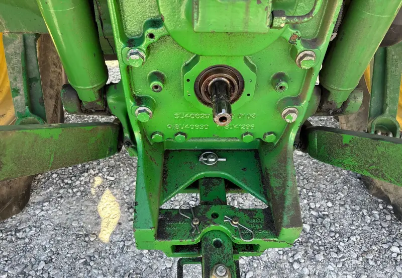 2014 John Deere 6105E photo 18