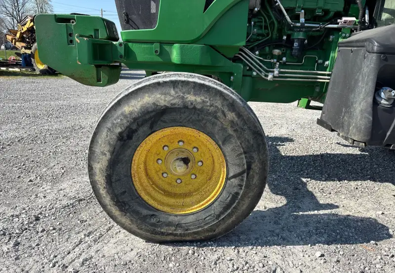 2014 John Deere 6105E photo 47