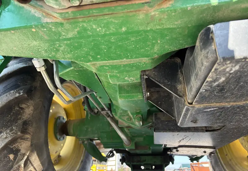 2014 John Deere 6105E photo 23