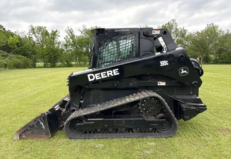 2019 John Deere 333G photo 8