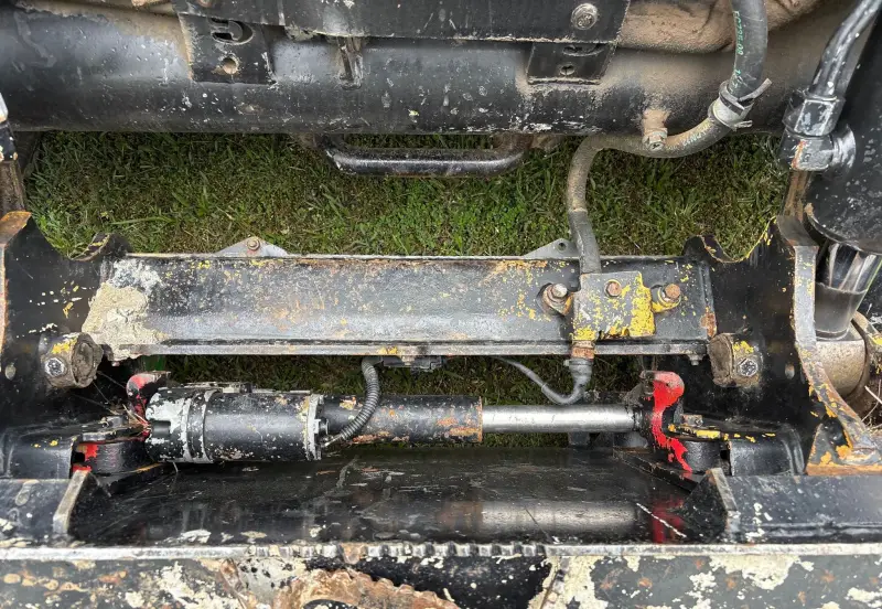 2019 John Deere 333G photo 32