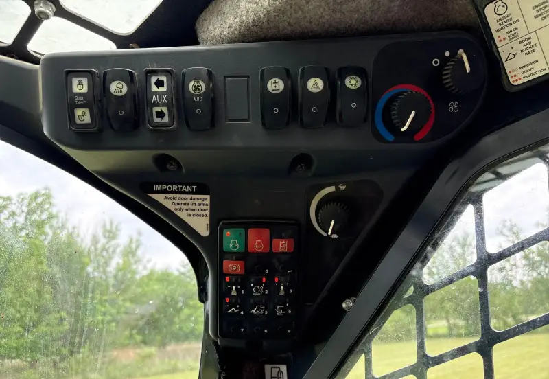 2019 John Deere 333G photo 61